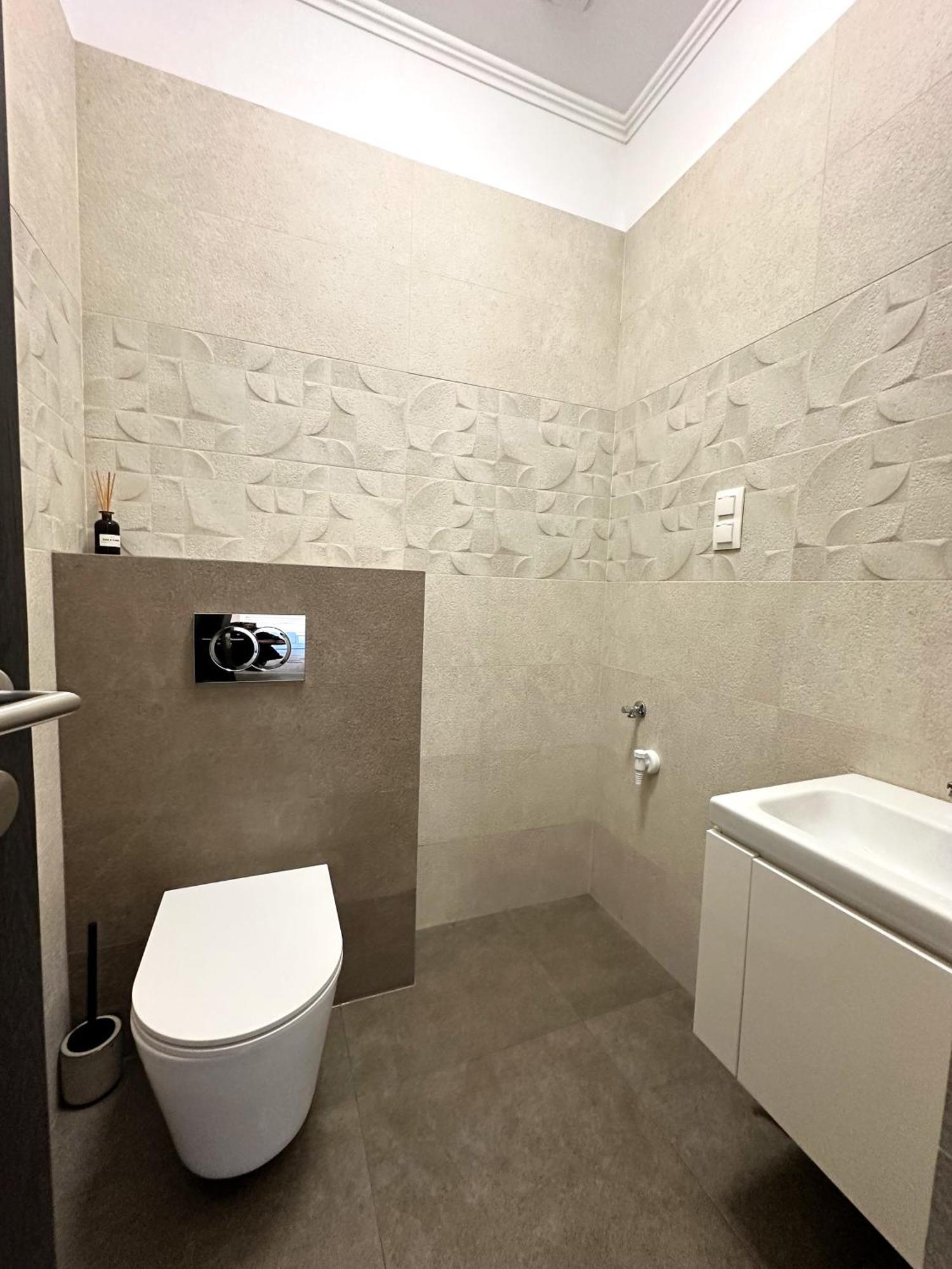 Berzsenyi Apartmanhaz Kaposvar Exterior photo